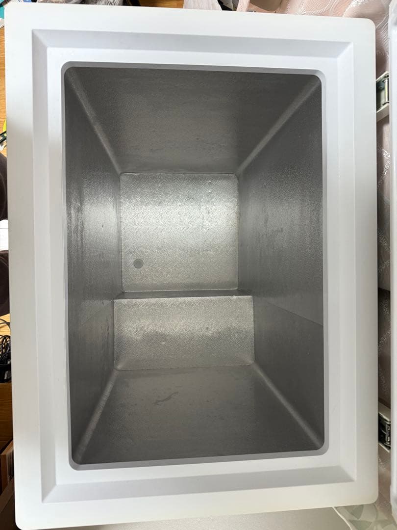 『引き取り限定』神戸市西区Haier 冷凍庫　ホワイト　145L