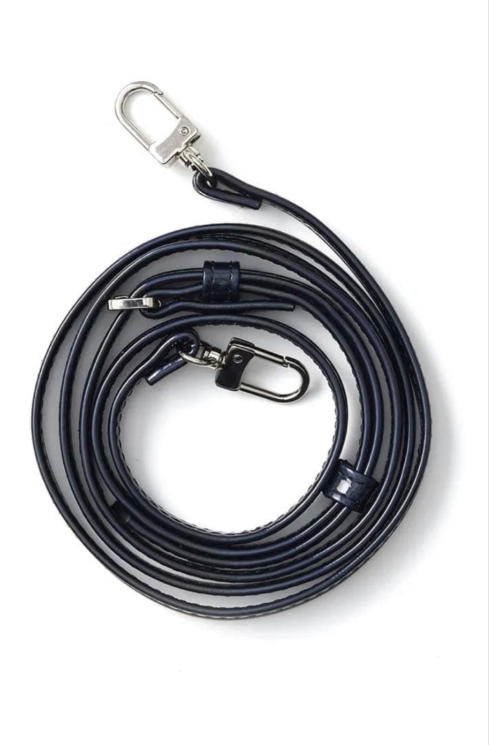 ajew iPhone16pro 試し装着のみ pvc