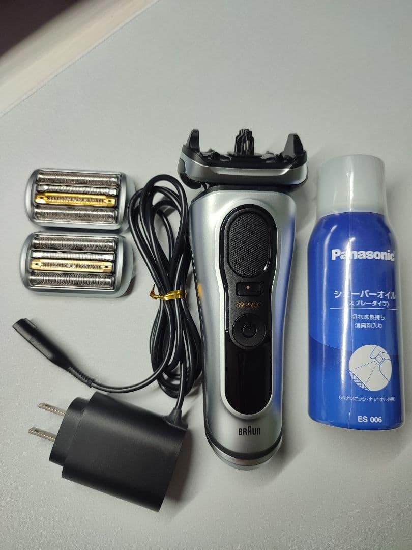 Braun S9 PRO+ メンズシェーバー 付属品付き