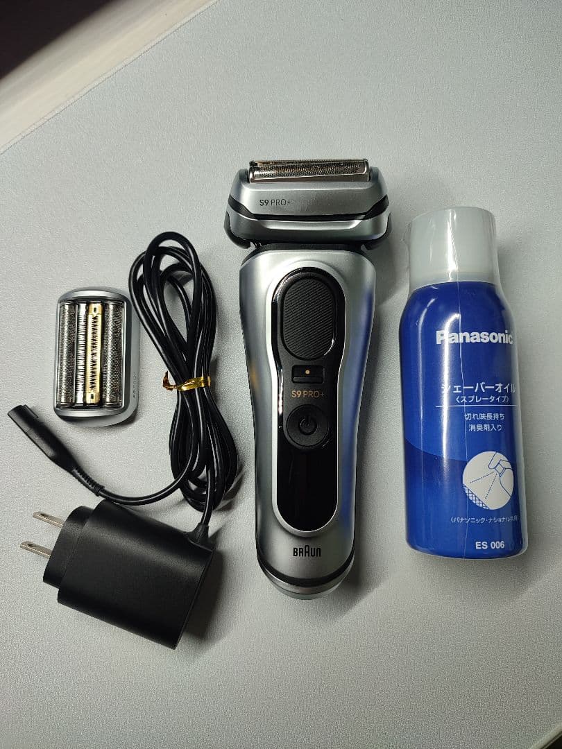 Braun S9 PRO+ メンズシェーバー 付属品付き
