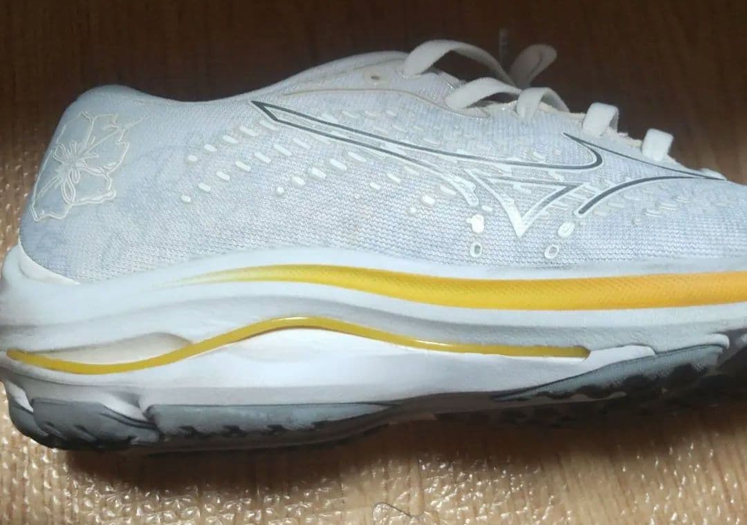 MizunoHonolulu限定ランニングシューズ ホワイト