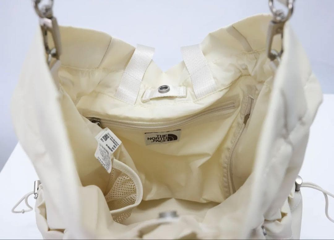 週末セール中✨韓国限定 ノースフェイス ボニーパックM クリーム 即日発送