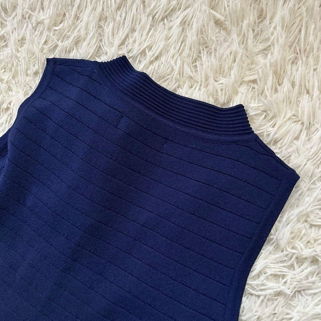 miu miu ノースリーブVネックニットワンピース　ネイビー　ミニ丈　タイト