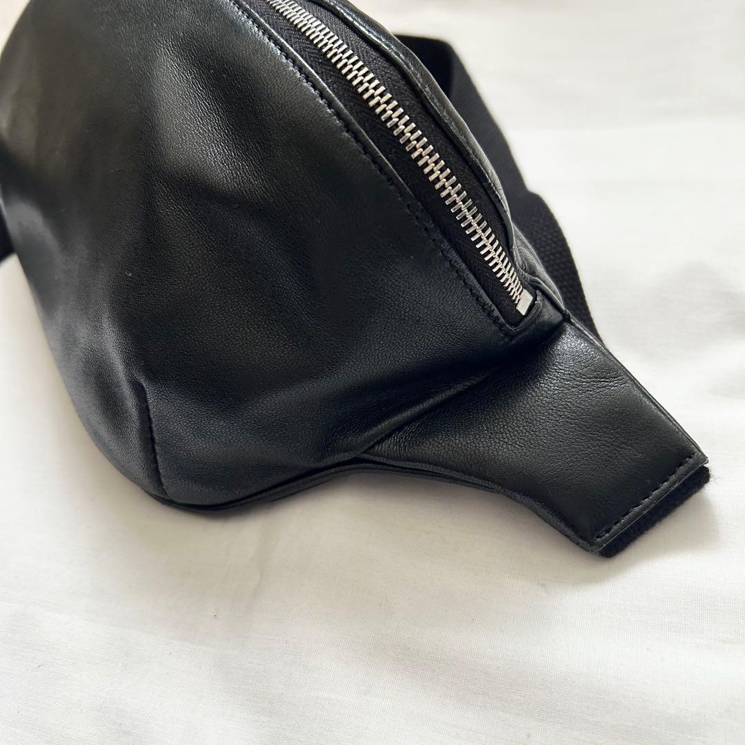 ■極美品■サンローラン　ボディバッグ　ラムスキン　ブラック　レザー　シティ
