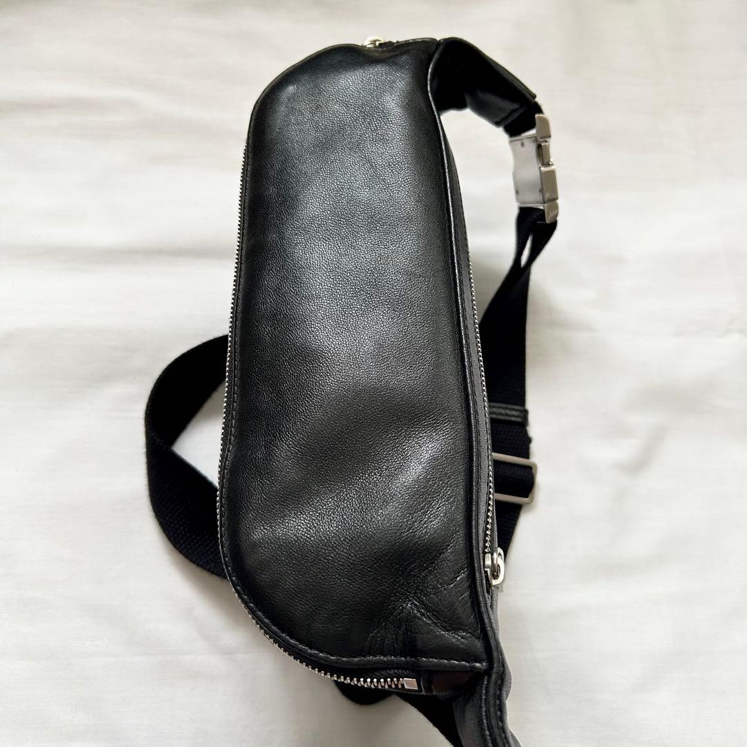 ■極美品■サンローラン　ボディバッグ　ラムスキン　ブラック　レザー　シティ