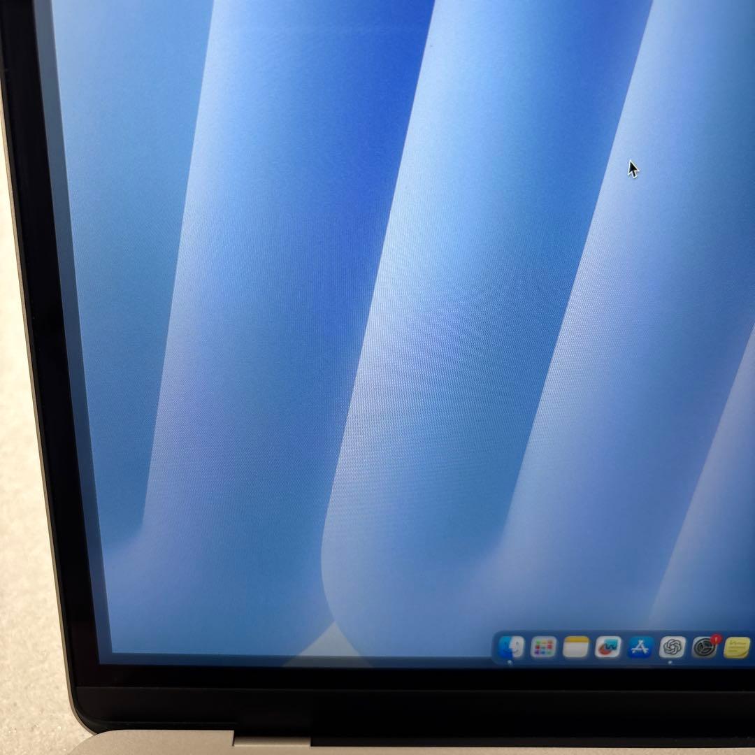 MacBook Air M2 ケース付き