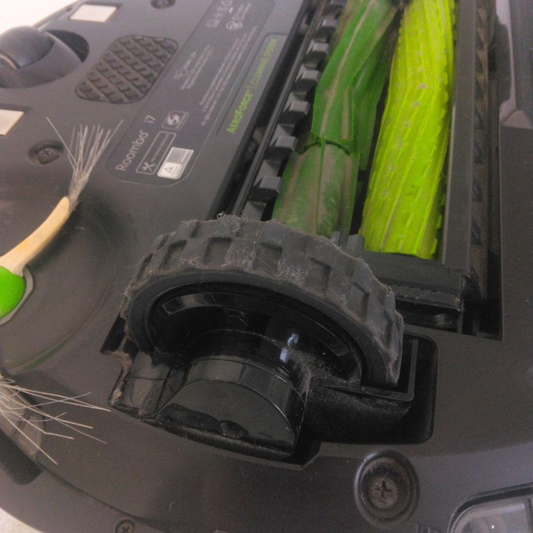 中古傷多数のため低価格！ 動作/充電確認OK Roomba i7