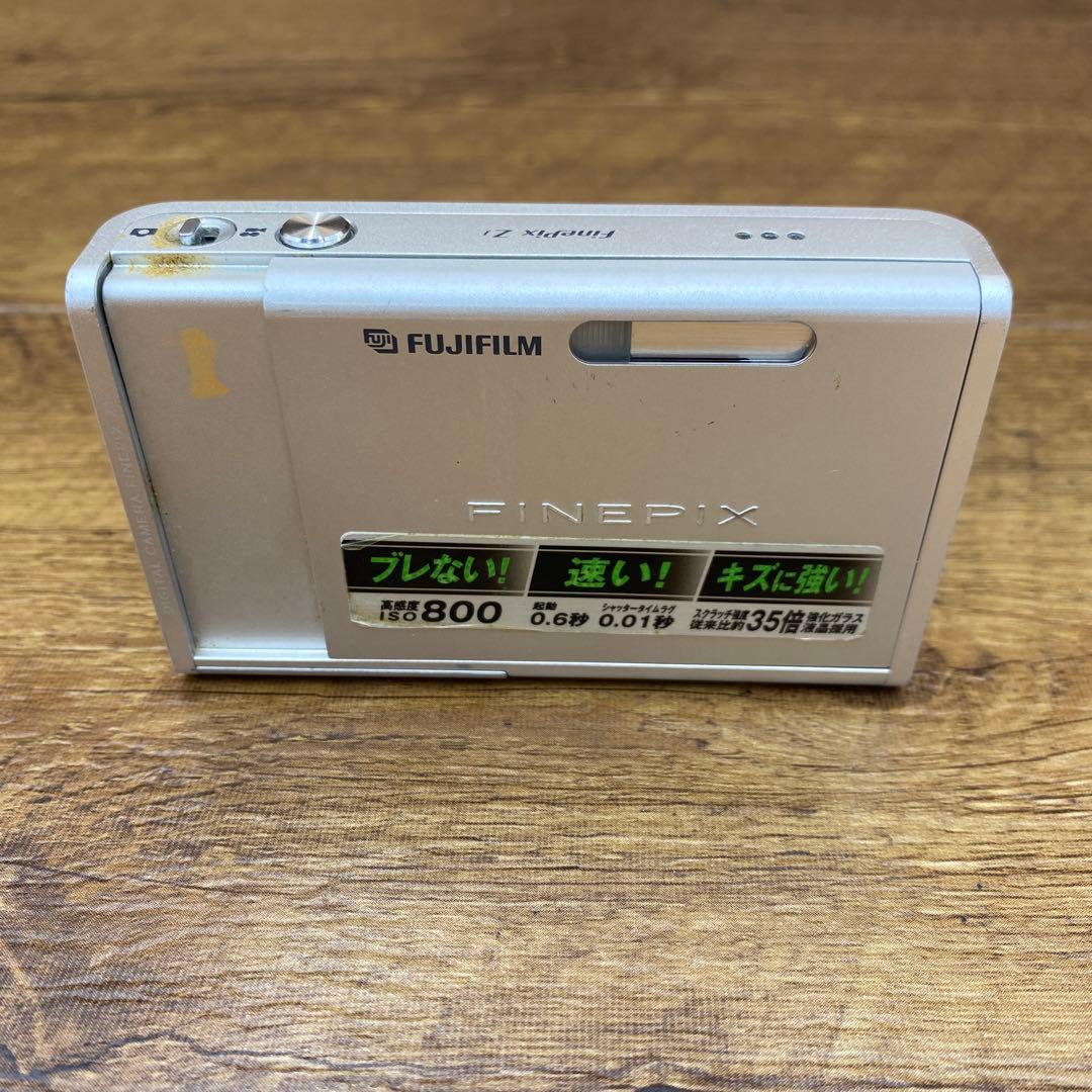 FUJIFILM 富士フィルム　　デジカメ　FINEPIX z1 y-51