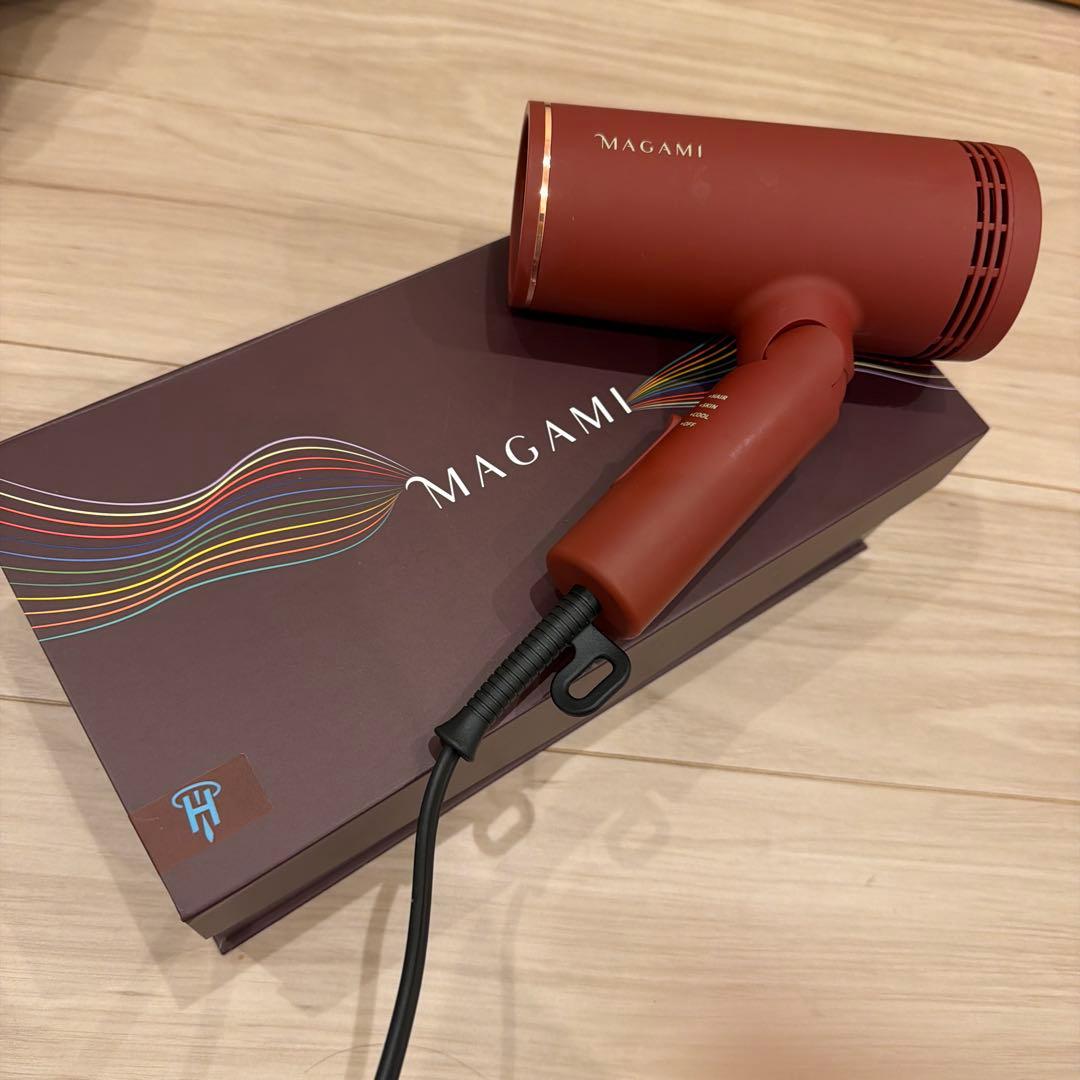 MAGAMI ヘアドライヤー レッドほぼ未使用