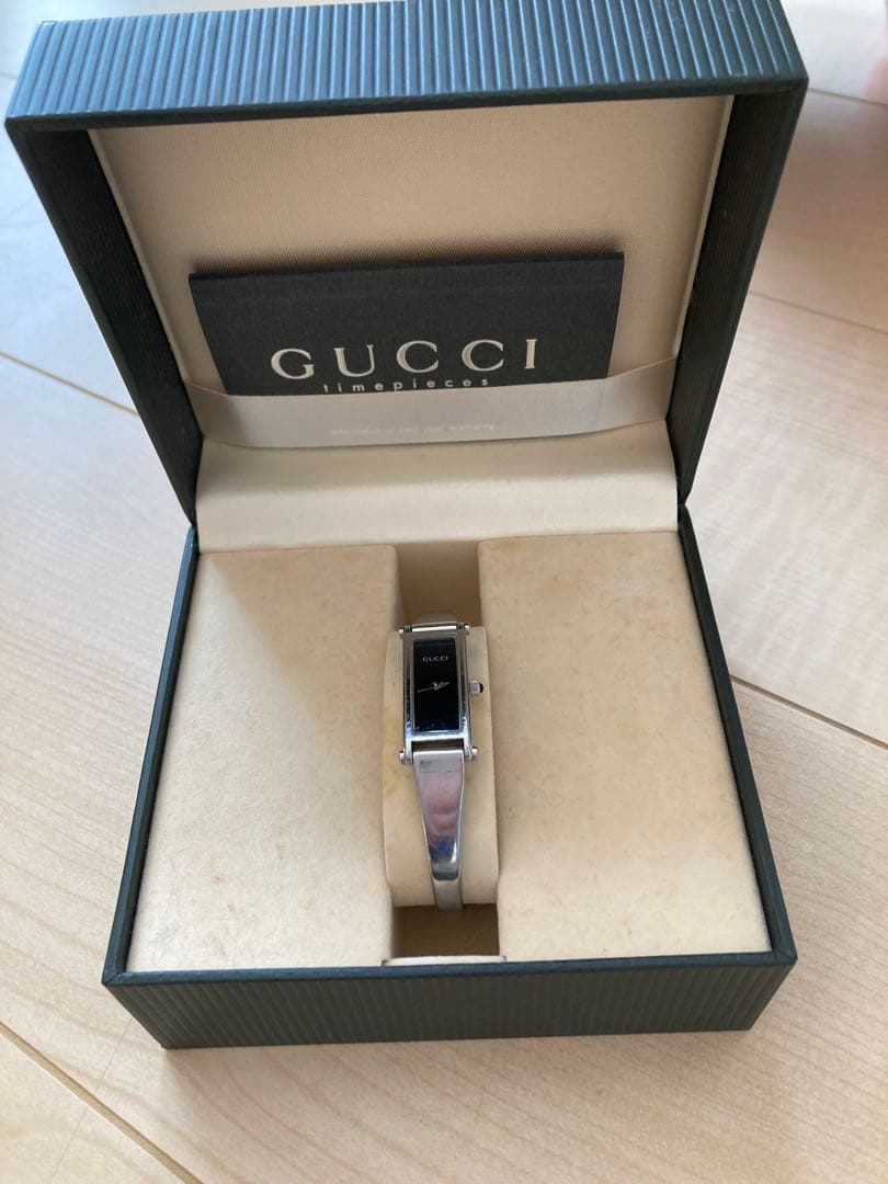 GUCCI 1500L 箱付き ブラック アナログ 時計