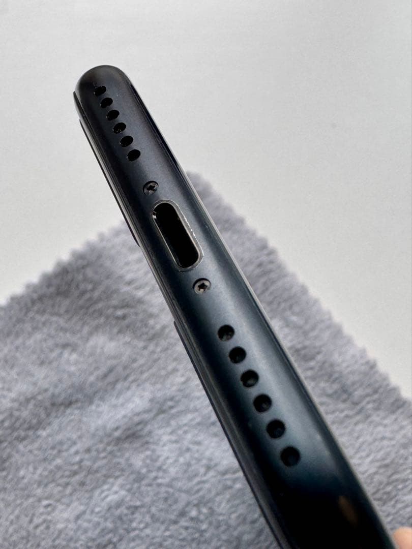 【超美品】Apple iPhone SE3 64GB 純正同等バッテリー100%