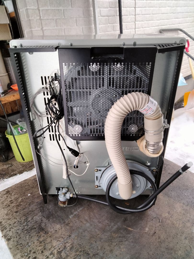 札幌発コロナFF温風石油ストーブ！品番「FF‐4212GS」2012年式中古品①