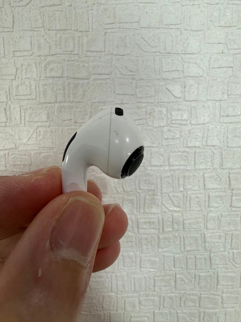 AirPods本体 lightningポート