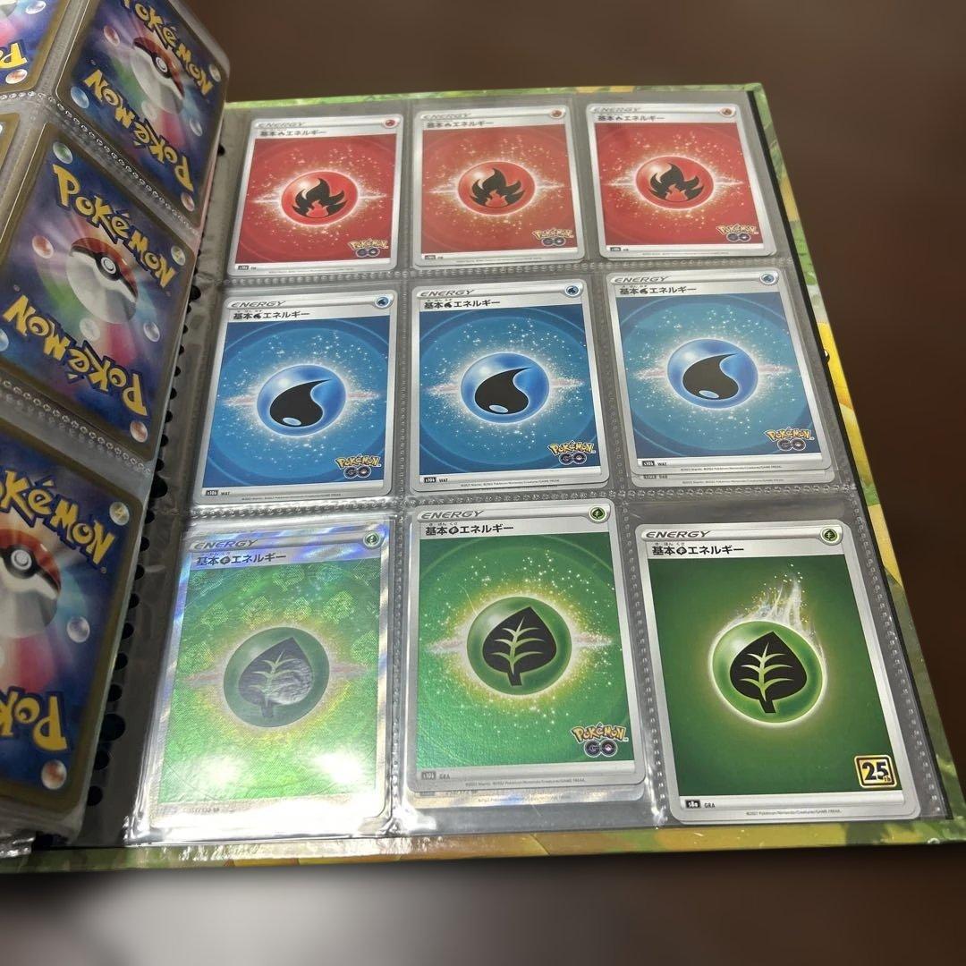 ポケモンカード バインダー ピカチュウ