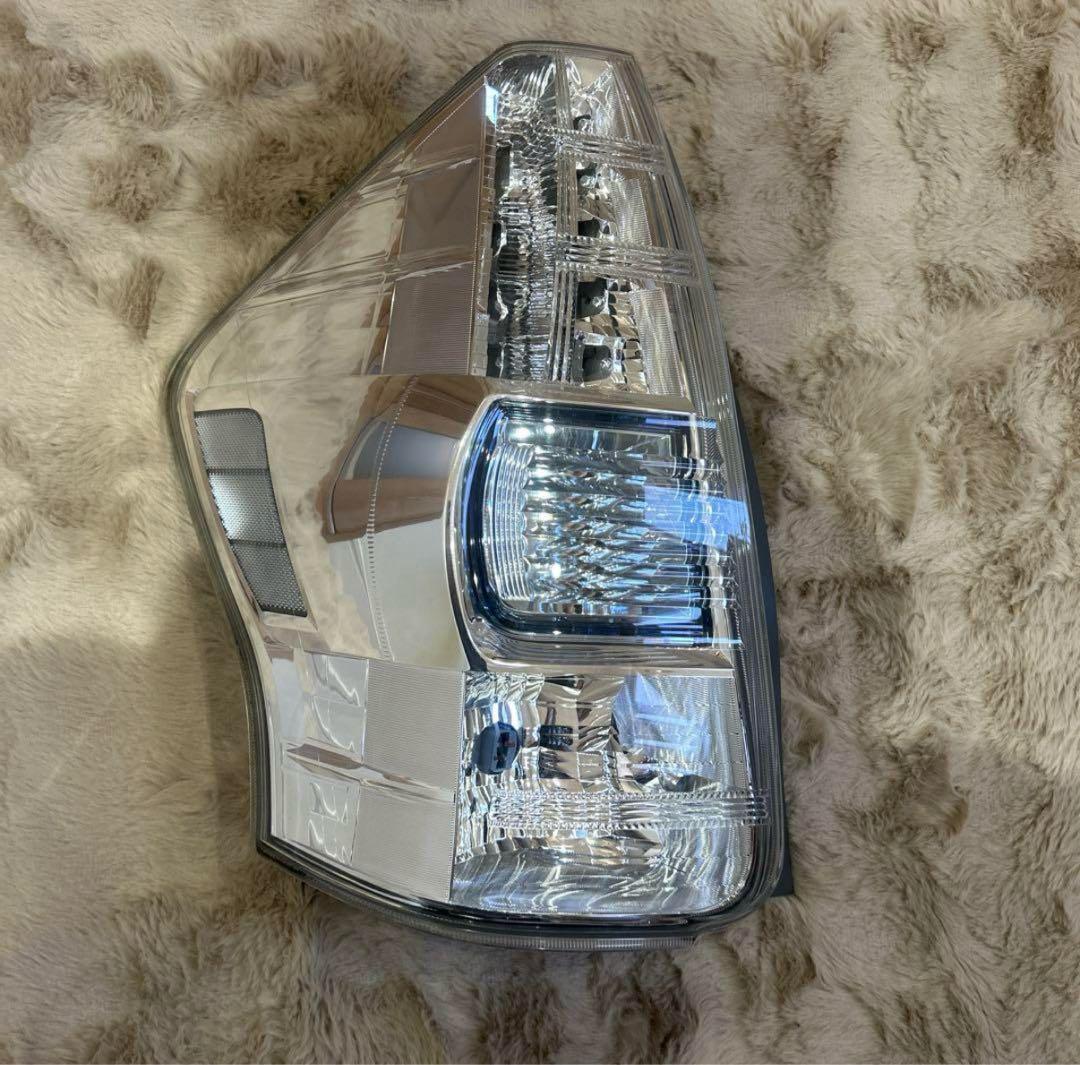 プリウスα ZVW41 ZVW40 前期純正 LEDテールランプ