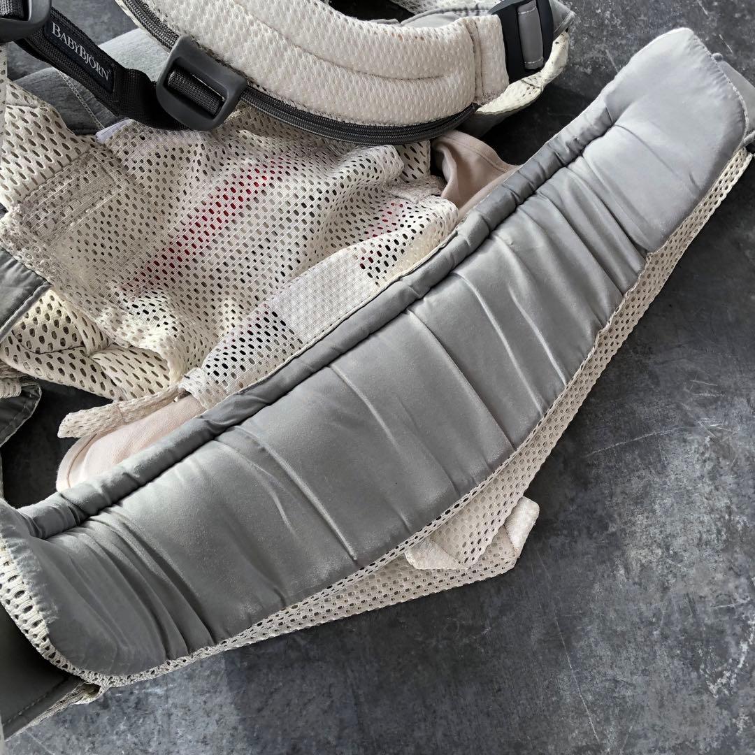 美品　人気　最上級モデル　ベビービョルン　抱っこ紐　ハーモニー　クリーム　箱付き