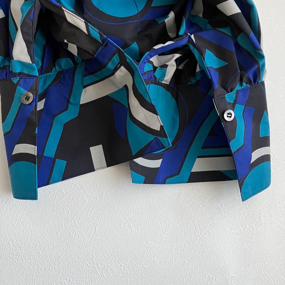 M fill ボウタイブラウス　幾何学模様　シャツ　比翼ボタン　青系