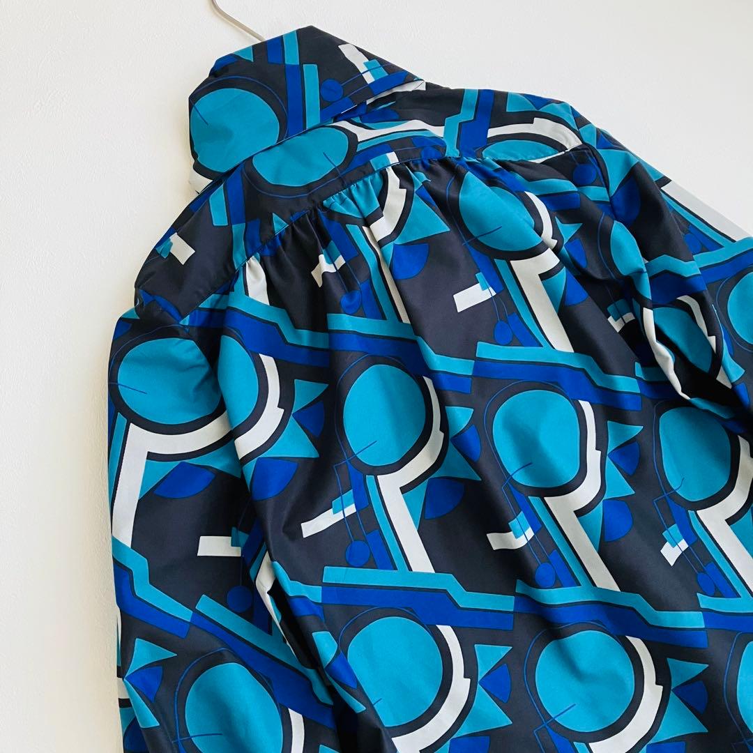 M fill ボウタイブラウス　幾何学模様　シャツ　比翼ボタン　青系