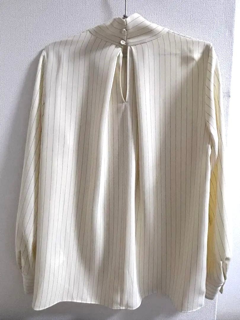 MIESROHE ミースロエ　シルキーボウタイブラウス