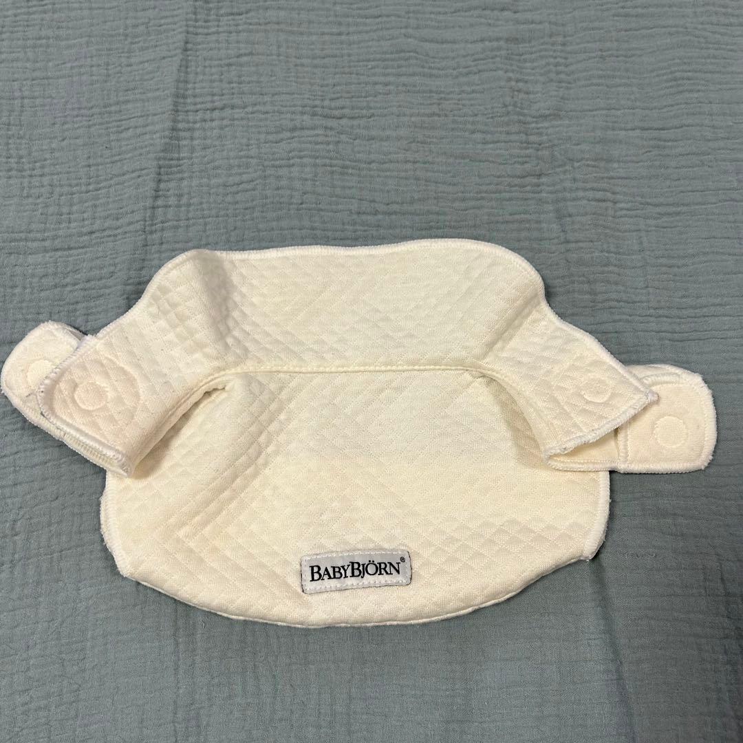 ハーモニー 抱っこ紐　ベビービョルン ブラック 黒 メッシュ よだれカバー付き