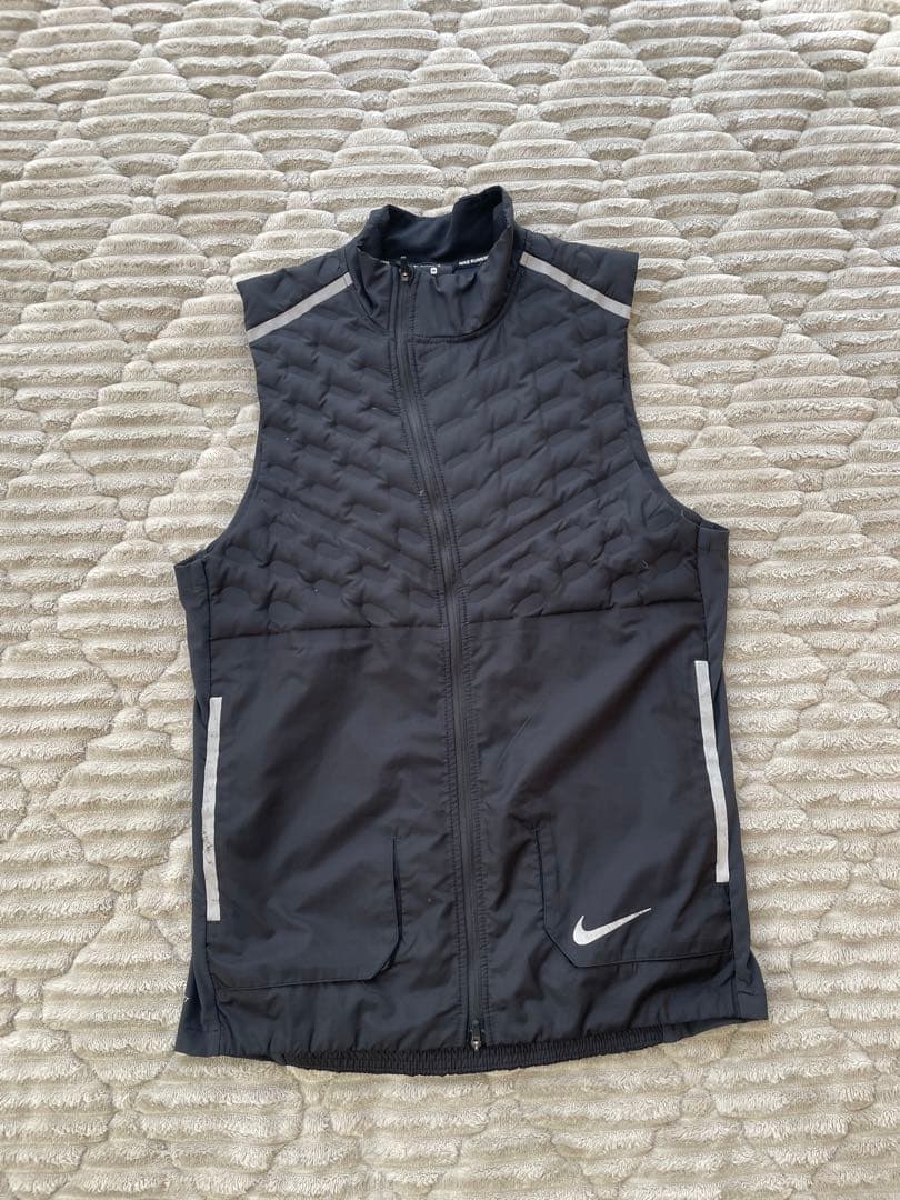 Nikeエアロロフト ブラック ベスト M