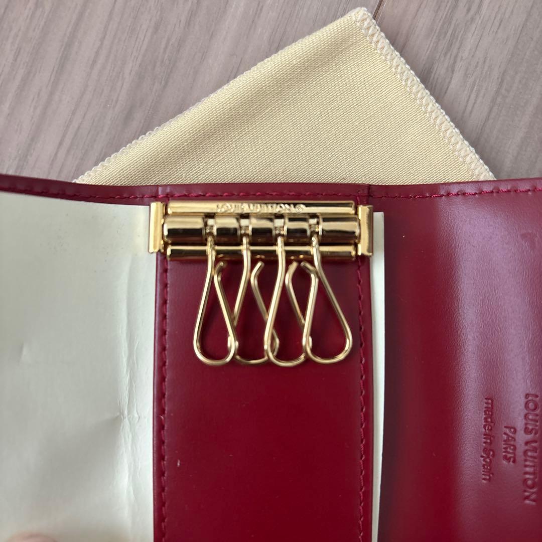 Louis Vuittonモノグラムヴェルニ ミュルティクレ4 4連キーケース