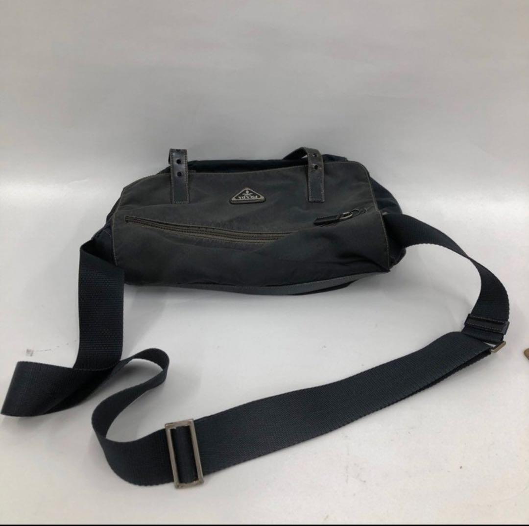 PRADA プラダ　ブラック メッセンジャーバッグ