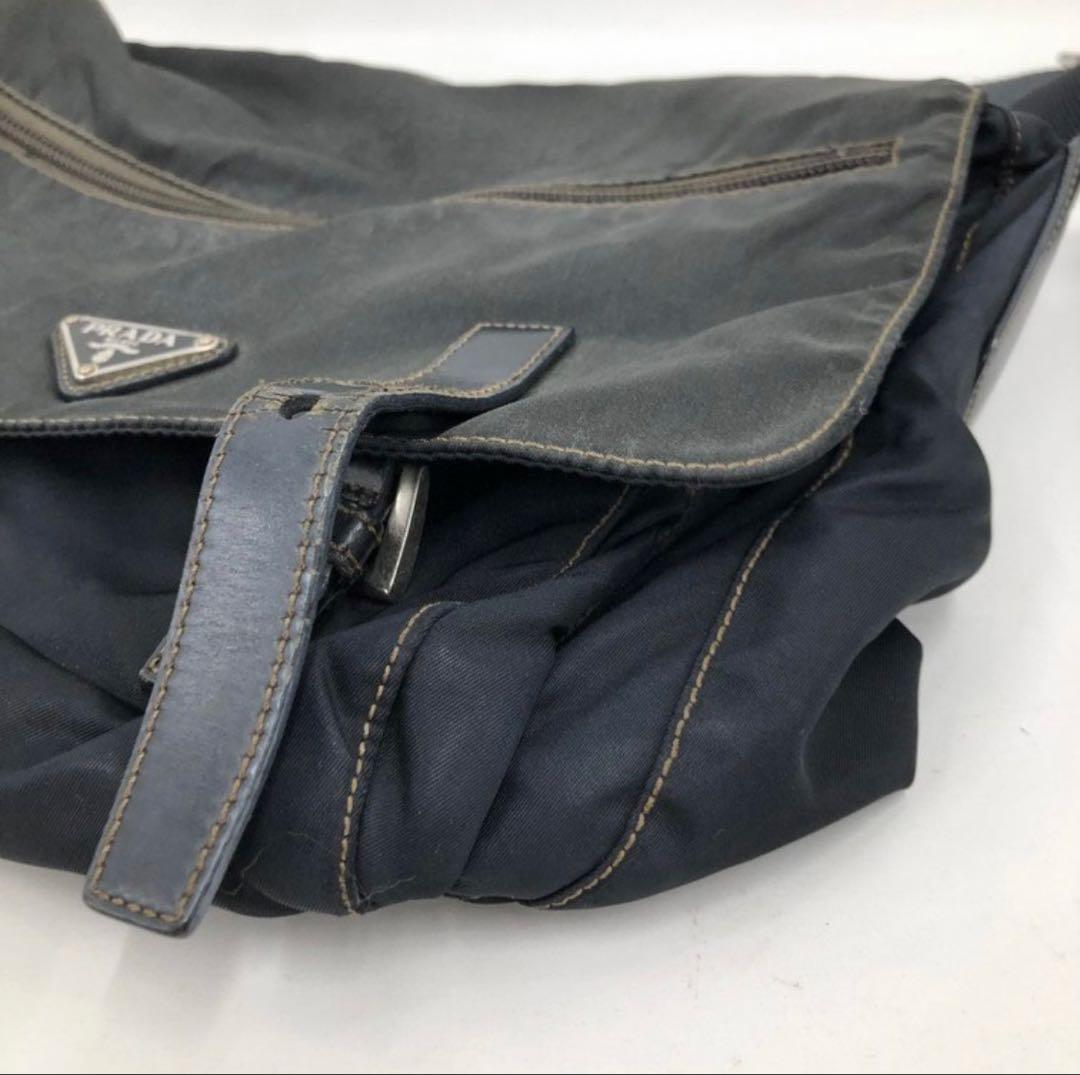 PRADA プラダ　ブラック メッセンジャーバッグ