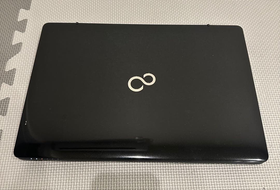 富士通AH43/D1 SSD256GB AMD Ryzen3 8GB Win11