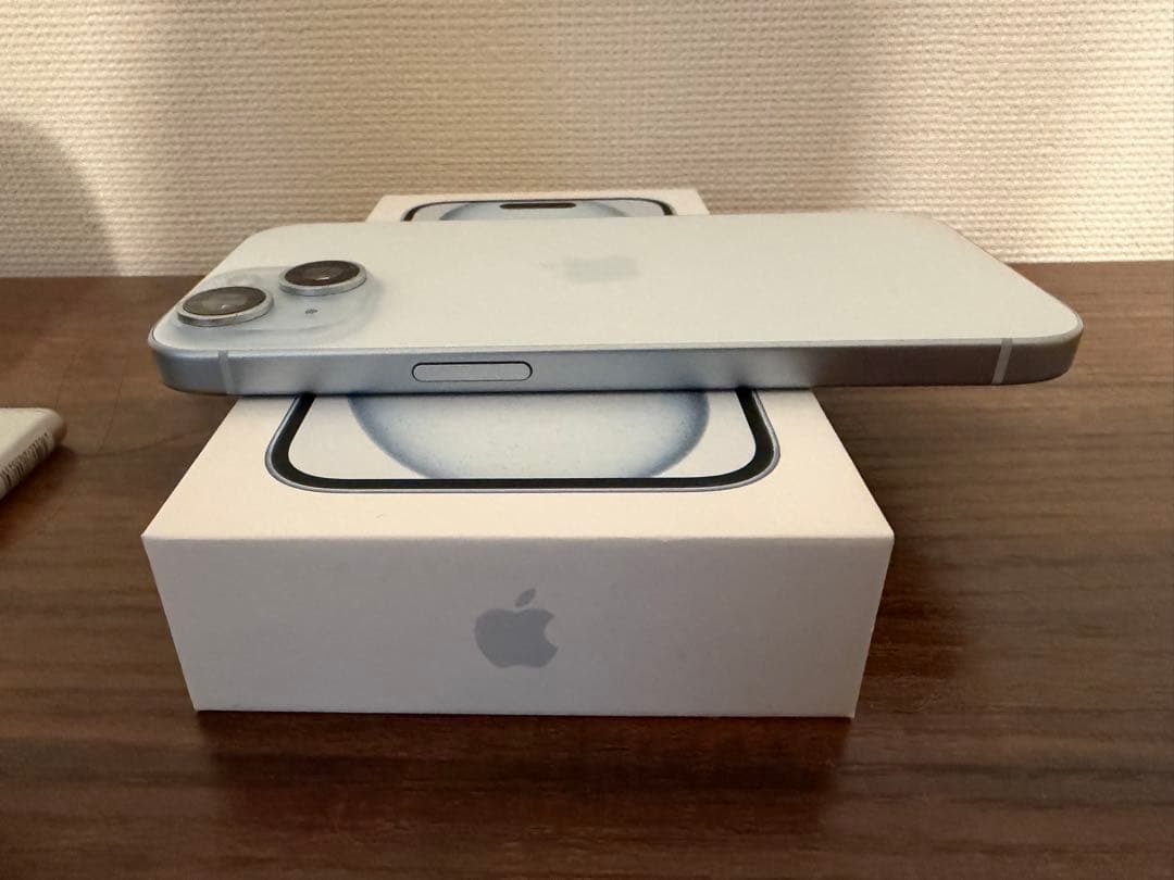 iPhone15ブルー128G