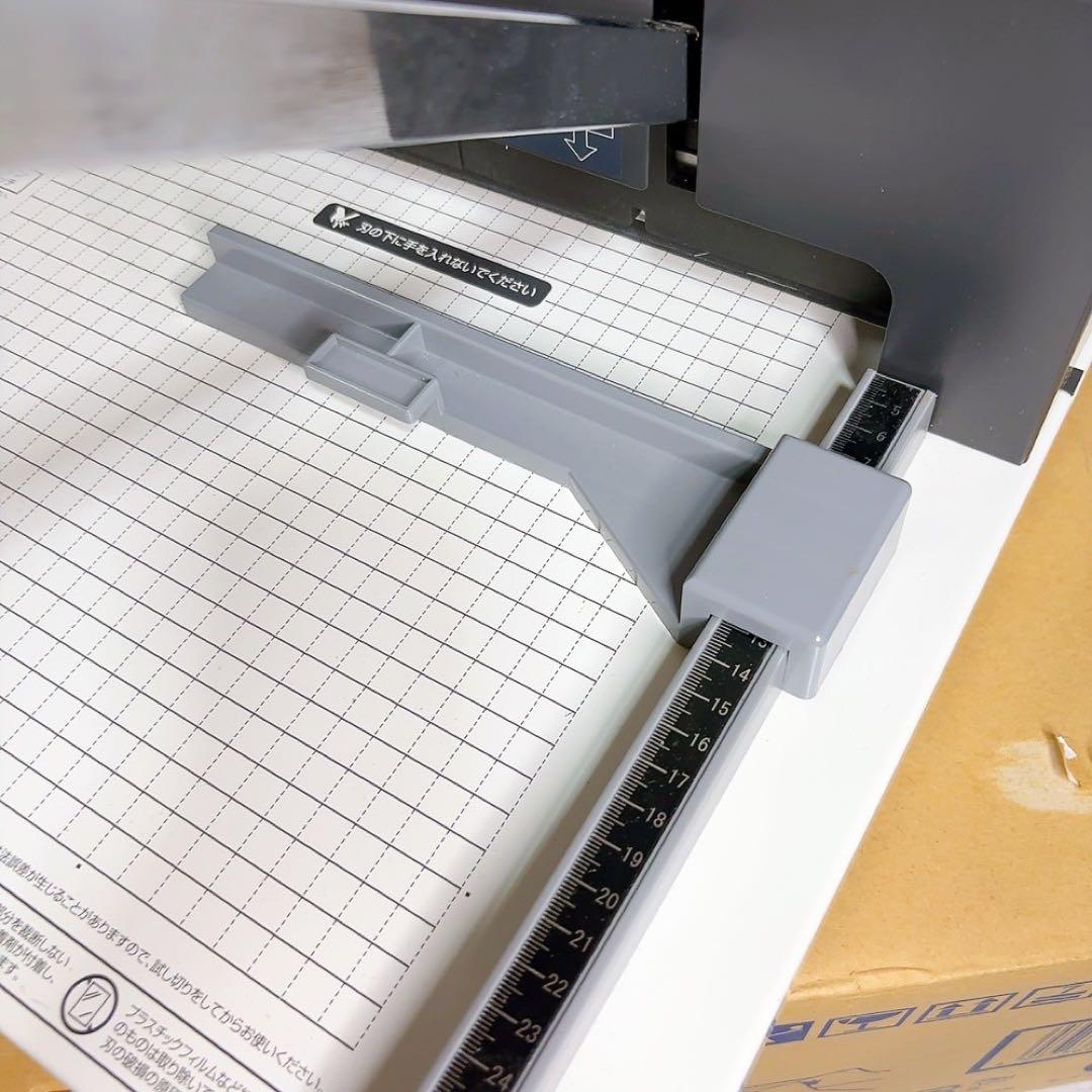 PLUS かんたん替刃交換 A4断裁機 PK-513LN-A