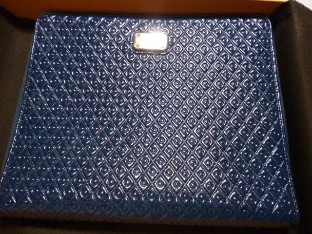 TOD'S 　トッズ　iPadケース　ダークグリーン