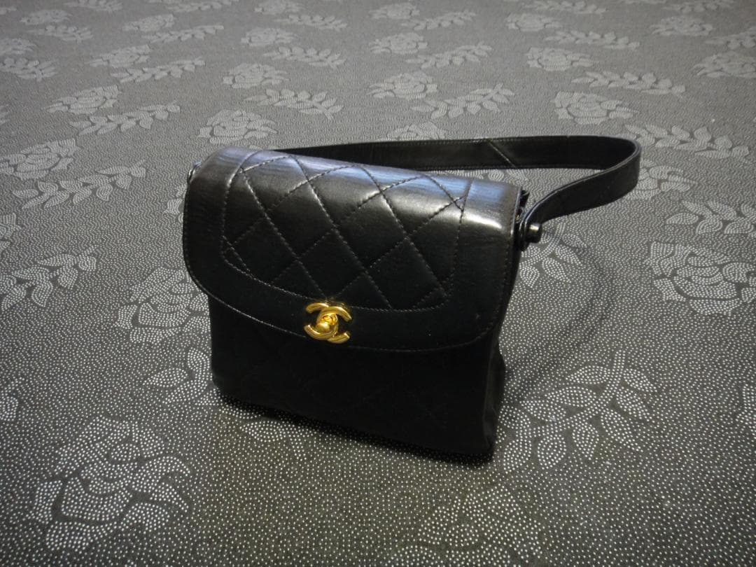 シャネル マトラッセ ココマーク ターンロック トップハンドル ラムスキン