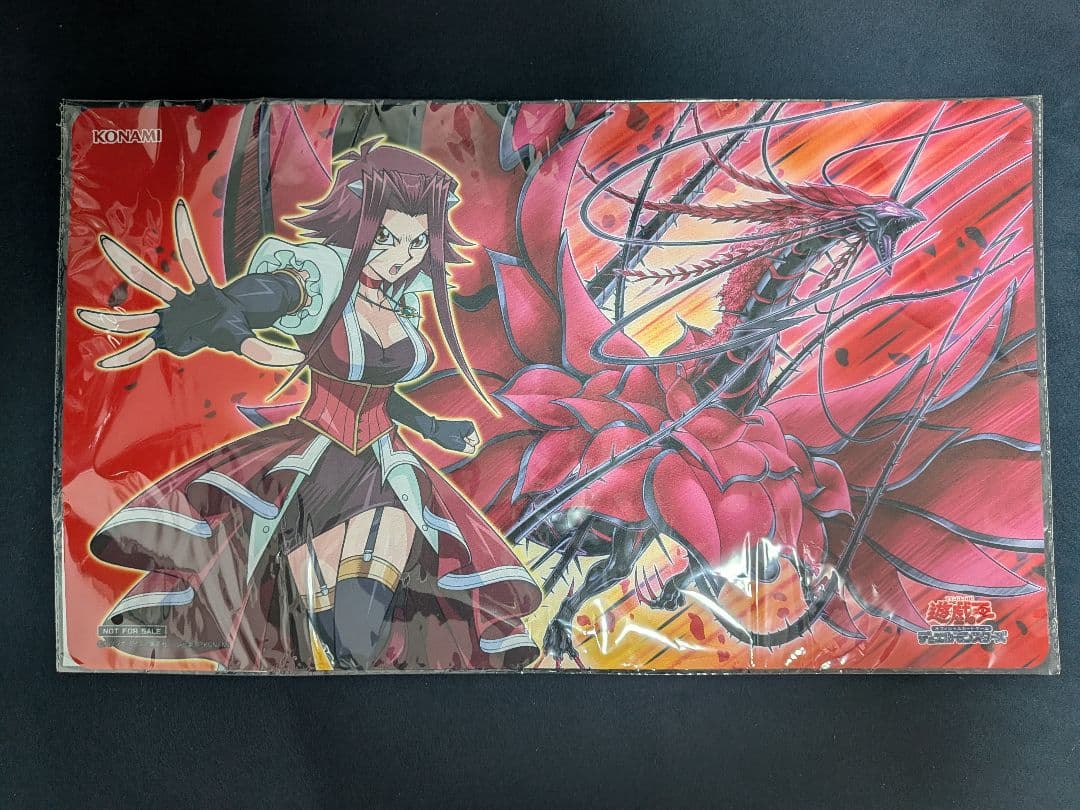 【公式】【未開封】十六夜アキ 黒薔薇の破滅竜 プレイマット
