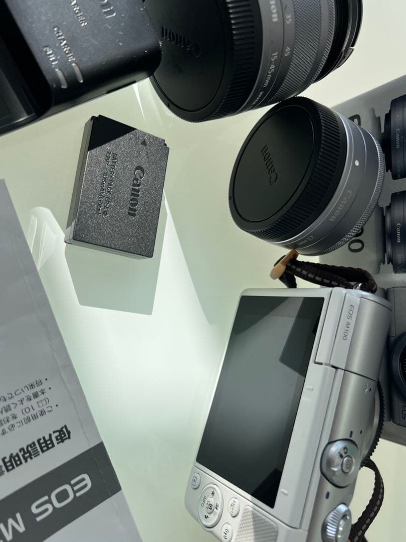 Canon EOS M100 ダブルレンズキット 美品 付属品多数 元箱あり