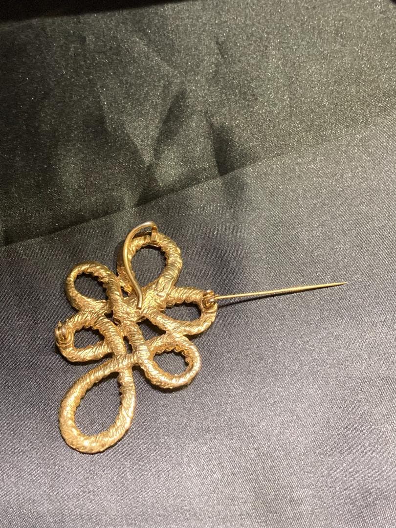 イヴ・サンローラン ゴールドカラー ロープ 結び目 ブローチ ヴィンテージ