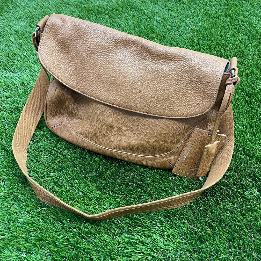 【日本ブランド】ペッレモルビダ ショルダーバッグ 上質本革
