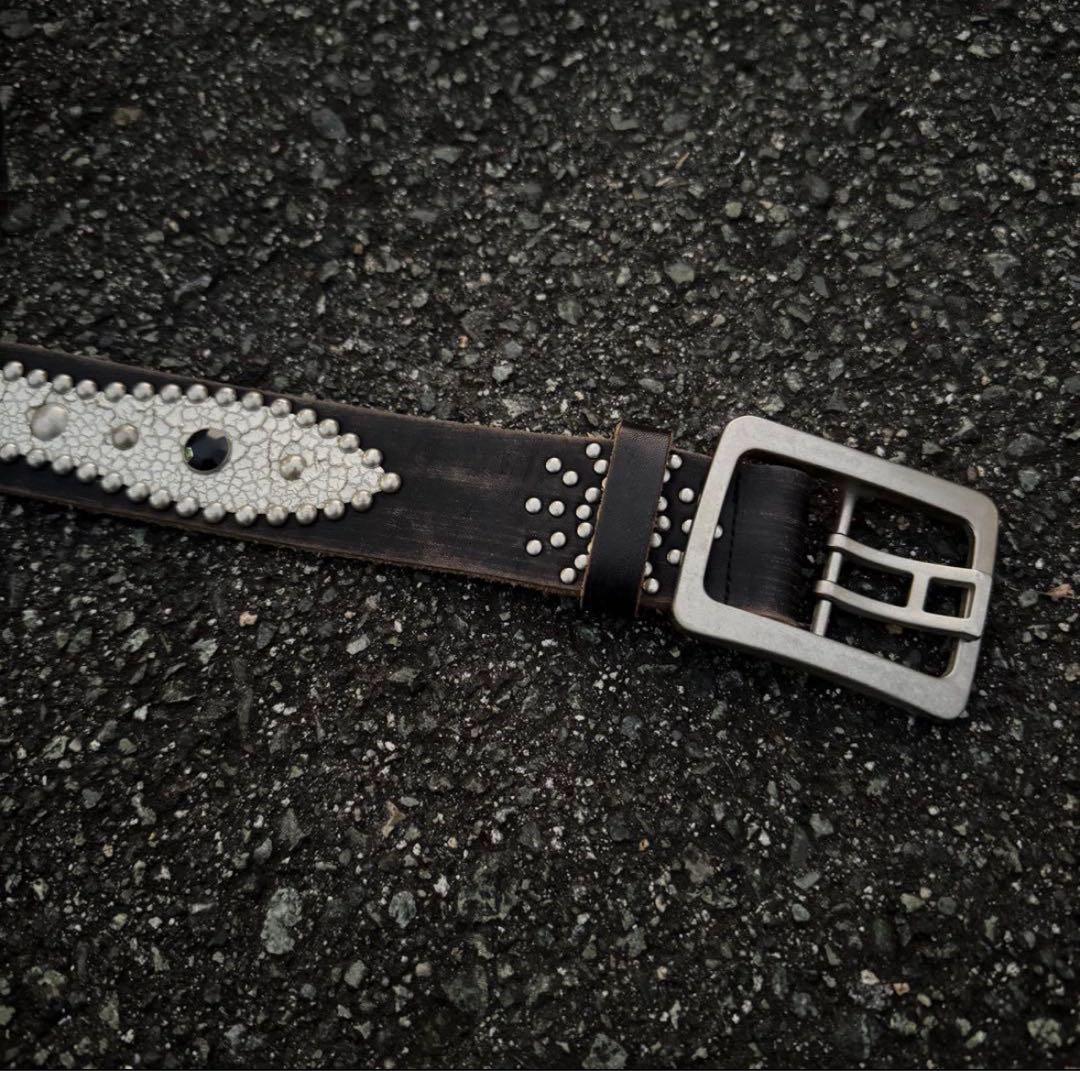 HTCスタッズベルト 本革　ブラック　ピーナッツ　茶芯　重厚感