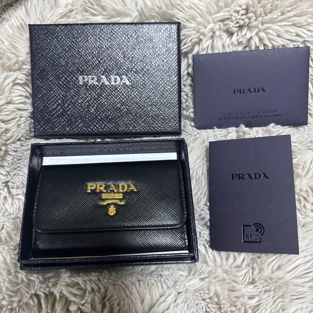 美品！値下げ不可！PRADA ブラックレザー キーケース