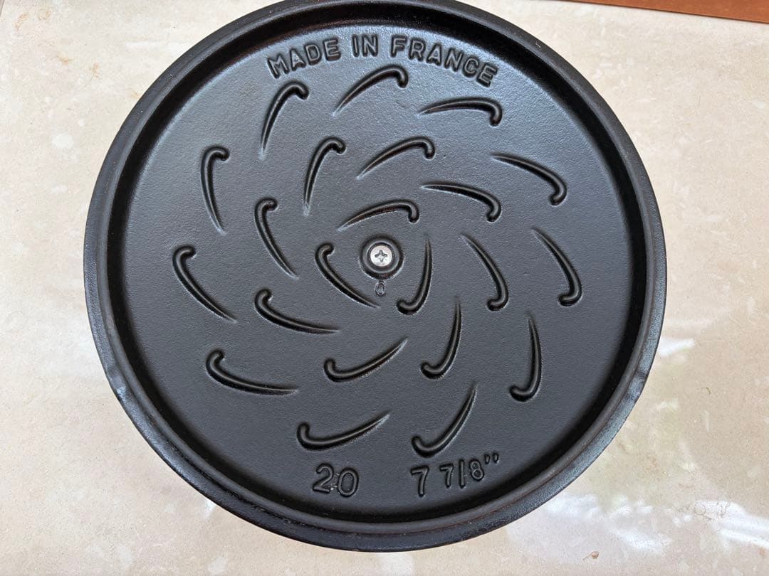 STAUB 鋳鉄製 ブラック ワナベ L 20cm