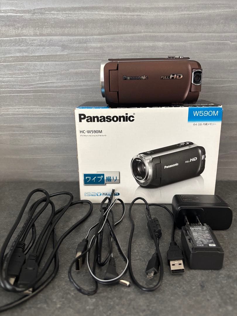 すく発送　極美品Panasonic HC-W590M ビデオカメラ