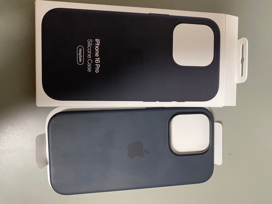 携帯電話本体 Apple iPhone 16 pro battery 97%