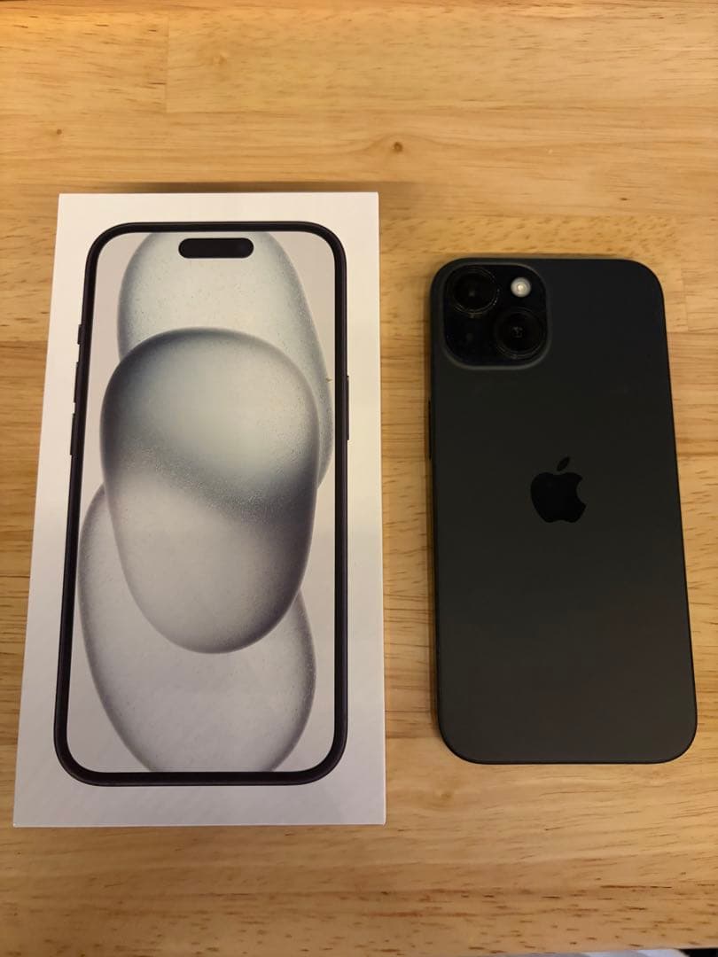 Apple iPhone 15 ブラック 128GB SIMフリー　おまけ付き