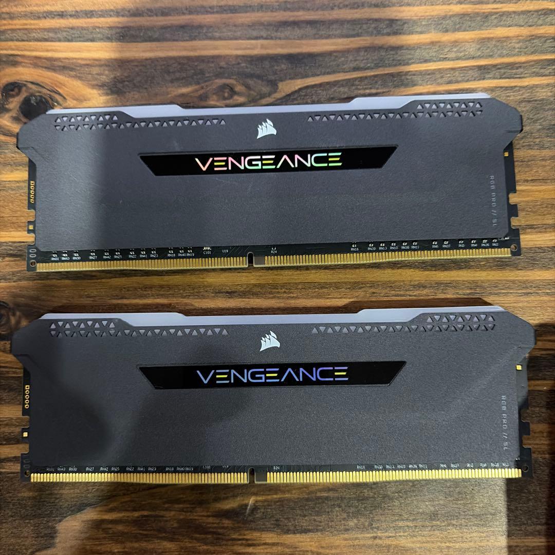 メモリー CORSAIR VENGEANCE RGB PRO 32GB DDR4