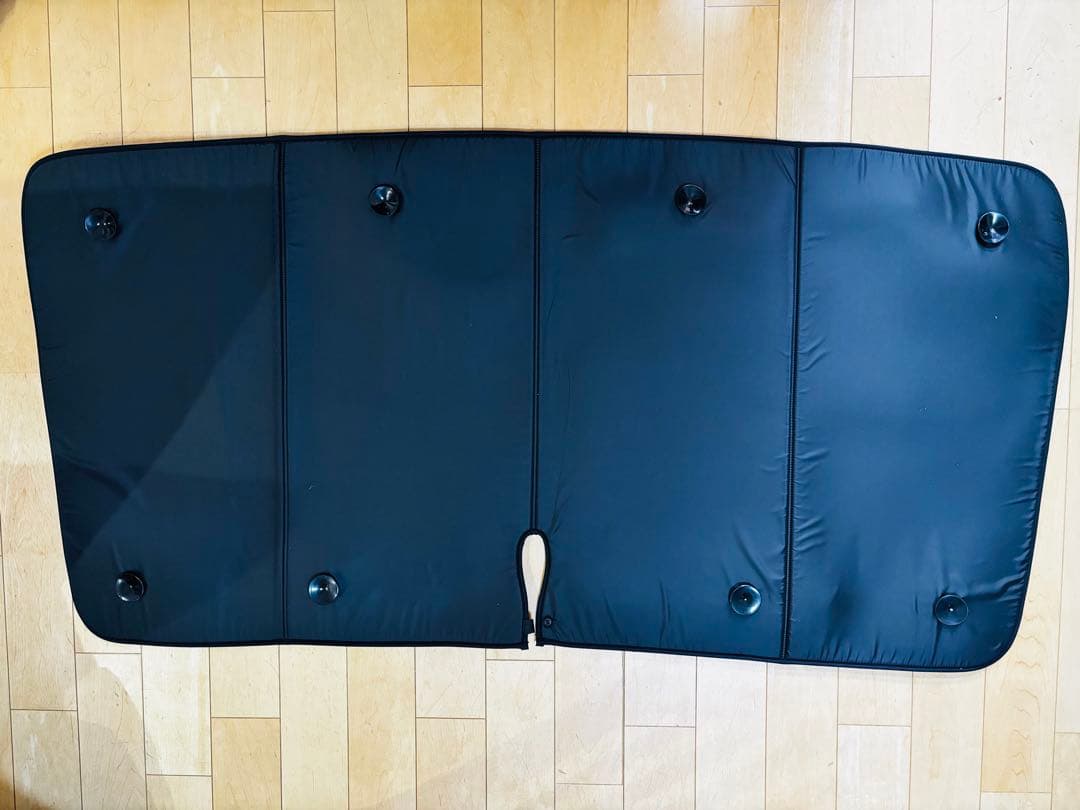 キャラバン　車種専用設計　サンシェード フルセット一台分　専用収納袋と吸盤付き