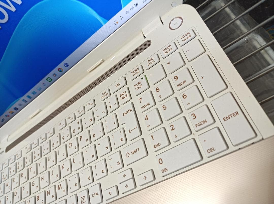 Windows11 750GB/第4世代 i3/メモリ8GB/WEBカメラ