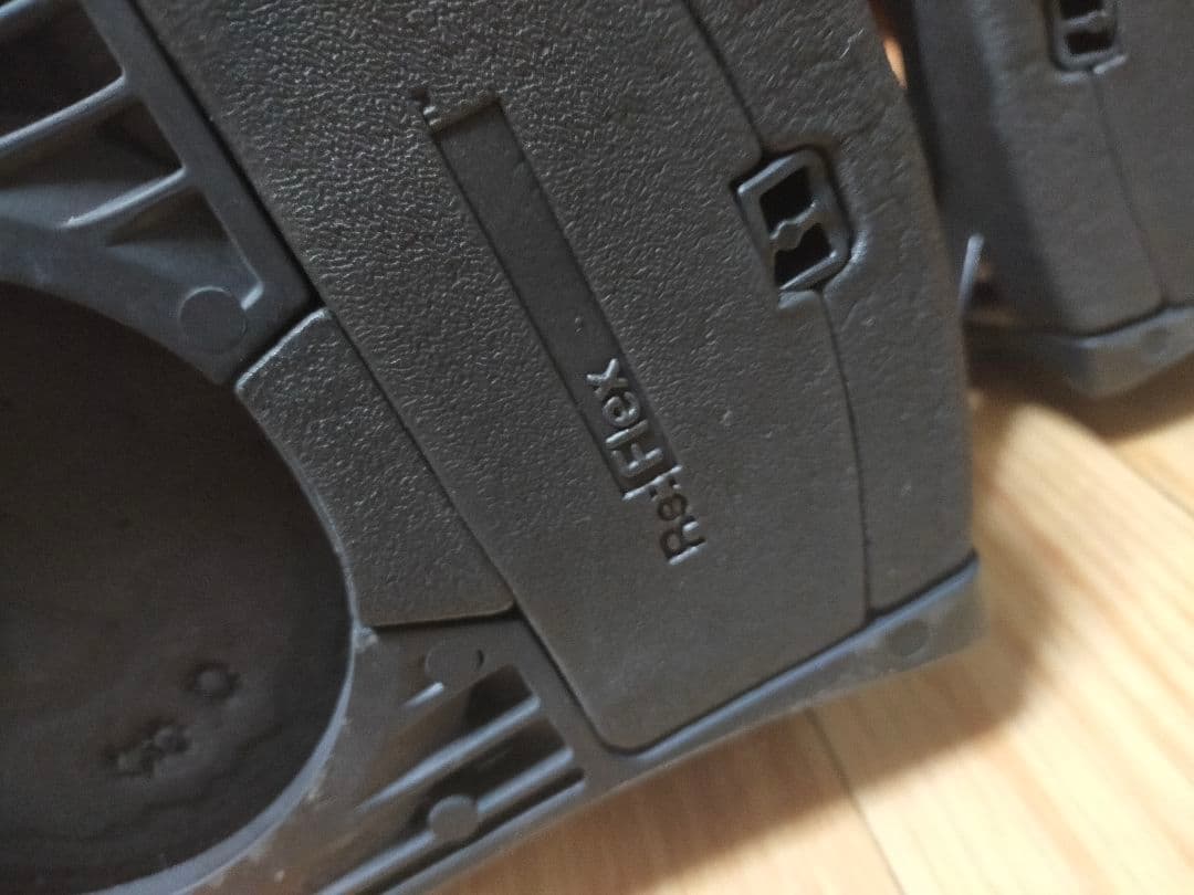 Burton Cartelビンディング 4x4 the channel両対応