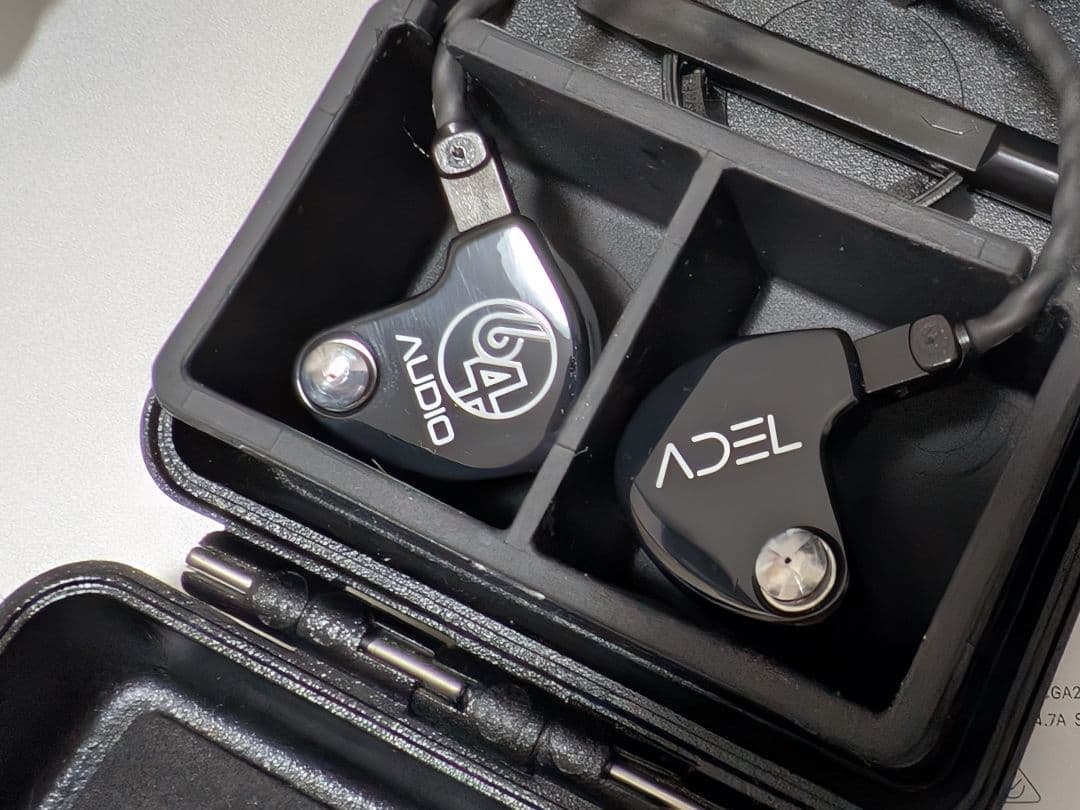 イヤホン 64 Audio U10