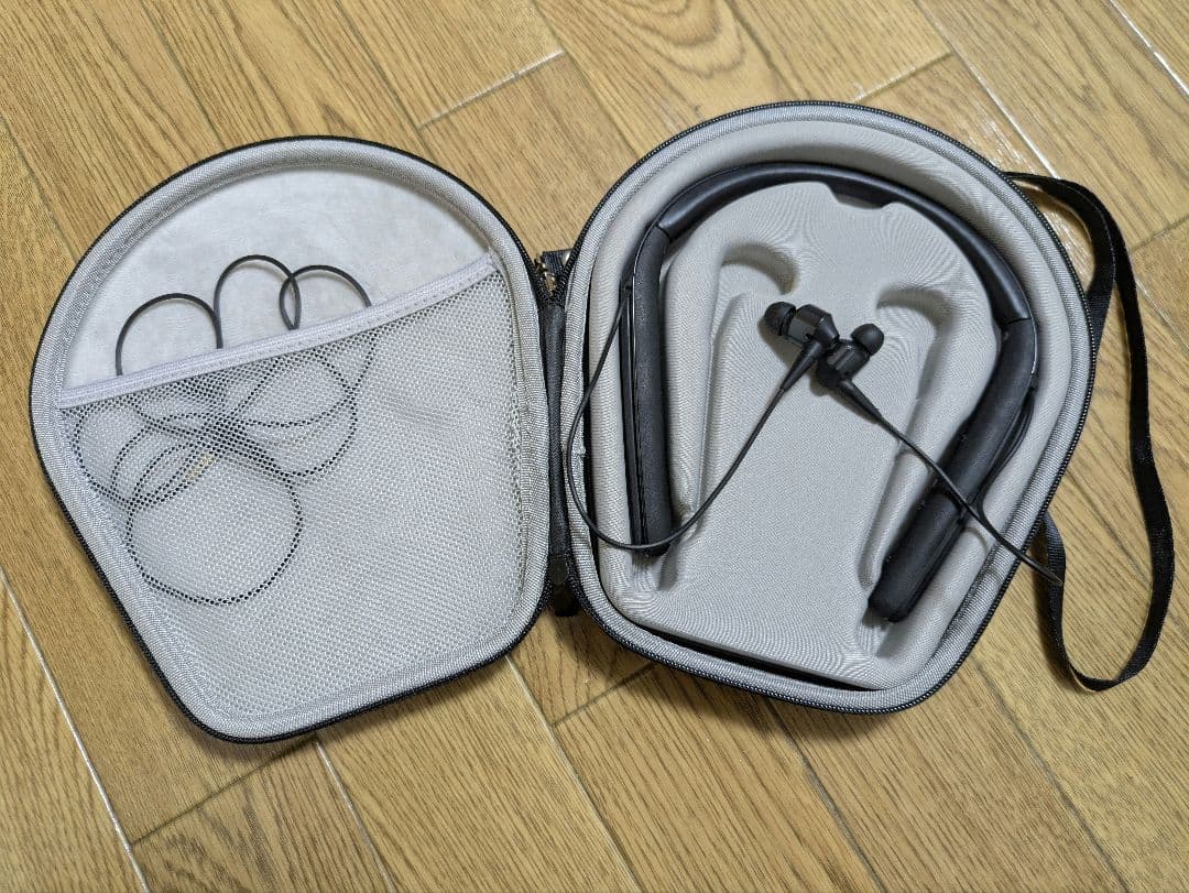 SONY WI-1000X ワイヤレスイヤホン　ノイズキャンセリング