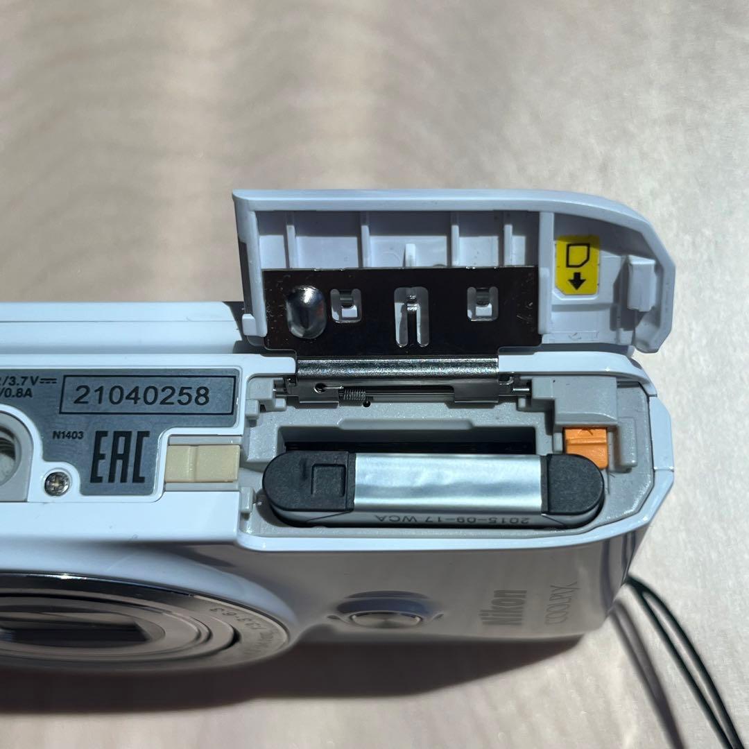 【美品】　Nikon coolpix S6900 ホワイト　自撮り　画面タッチ